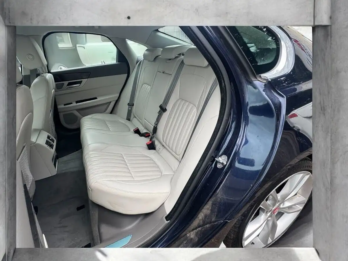 2018-jaguar-xf-30td-portfolio-saloon-4d-big-12