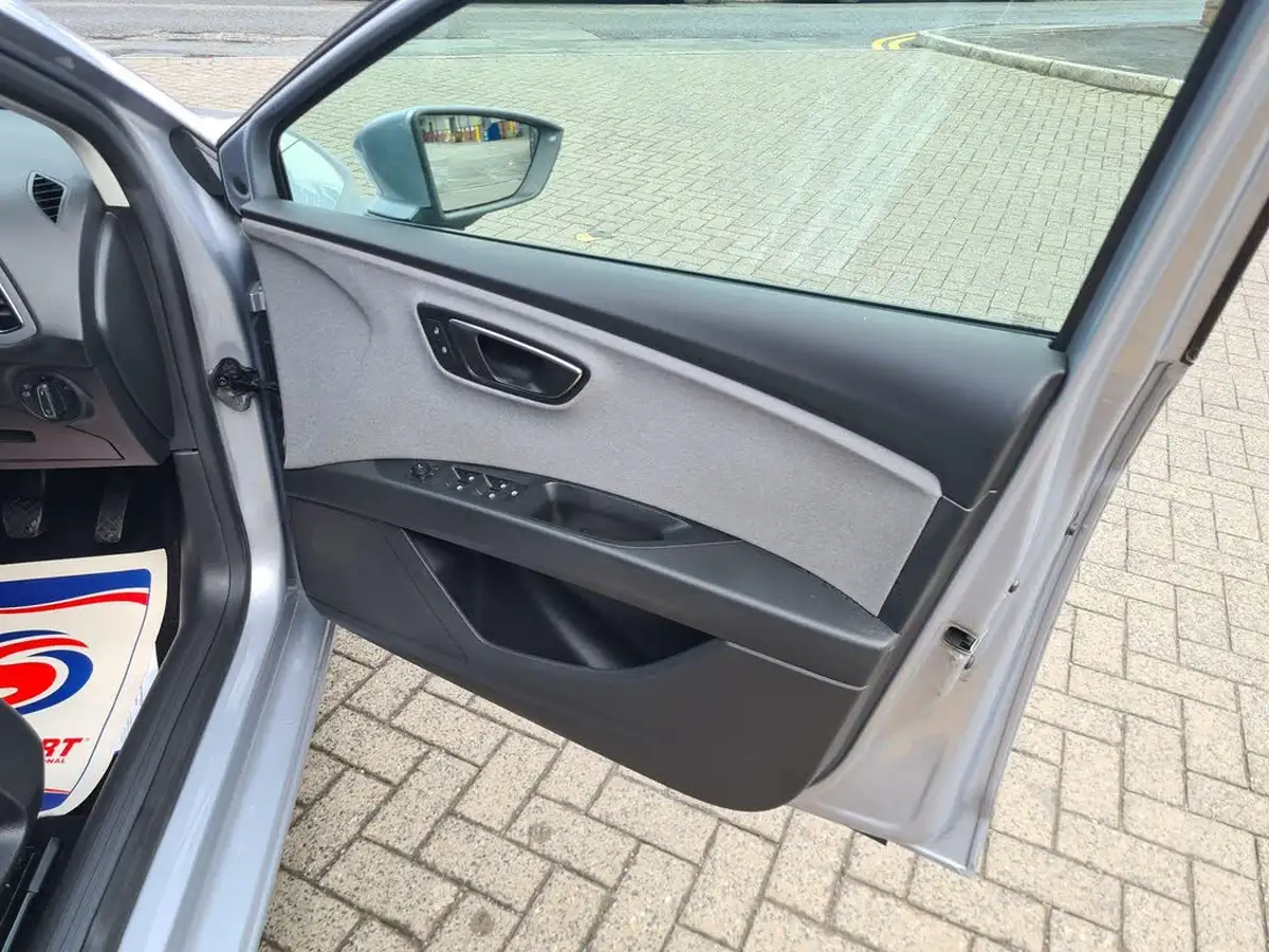 2020-seat-leon-16tdi-se-estate-big-36