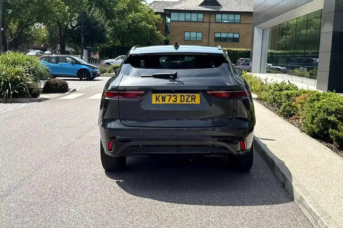 2023-jaguar-f-pace-20-p250-r-dynamic-se-black-big-9