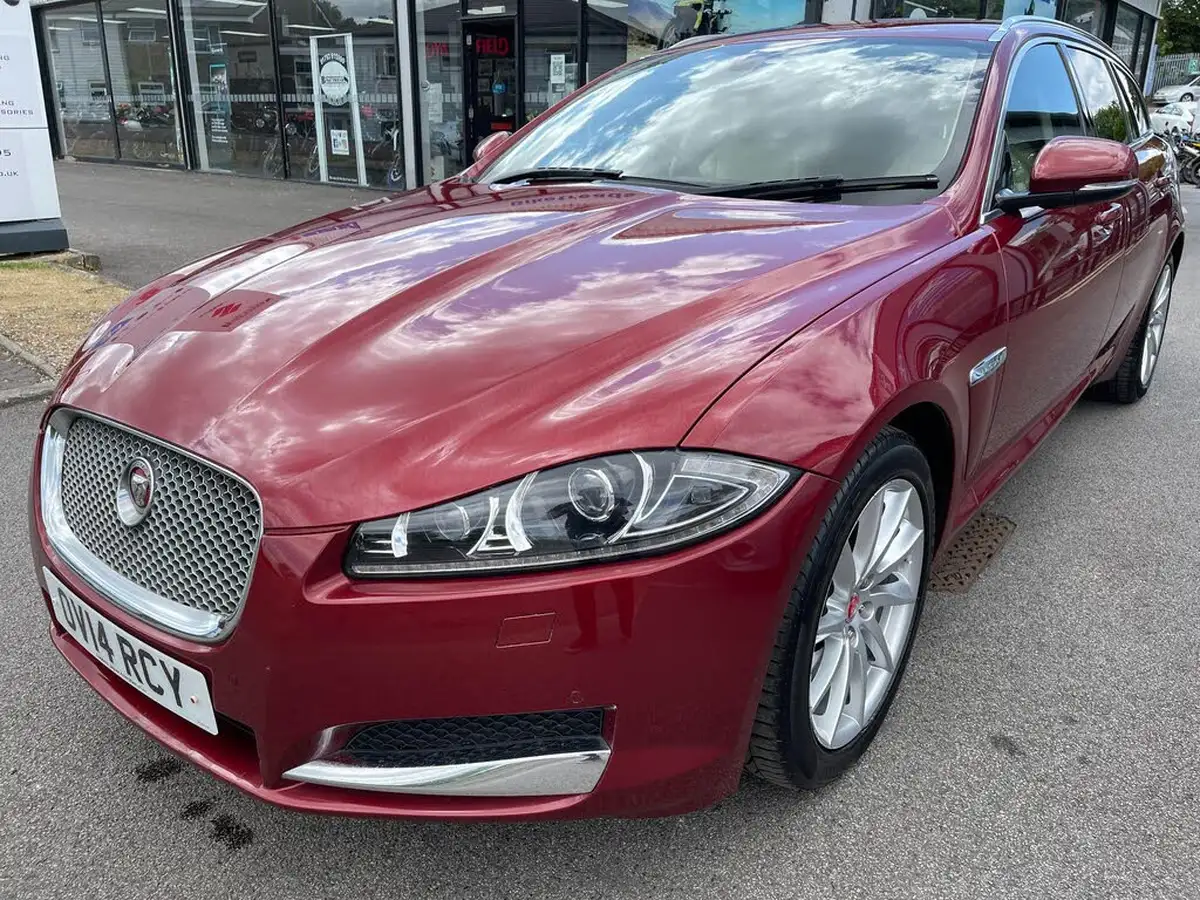 2014-jaguar-xf-30td-premium-luxury-sportbrake-5d-big-5