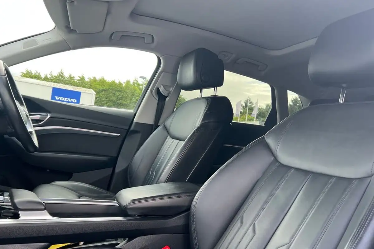 2019-audi-e-tron-55e-launch-edition-big-10