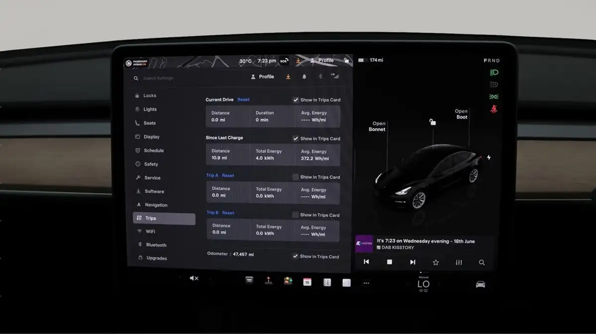 2022-tesla-model-3-e-long-range-big-10