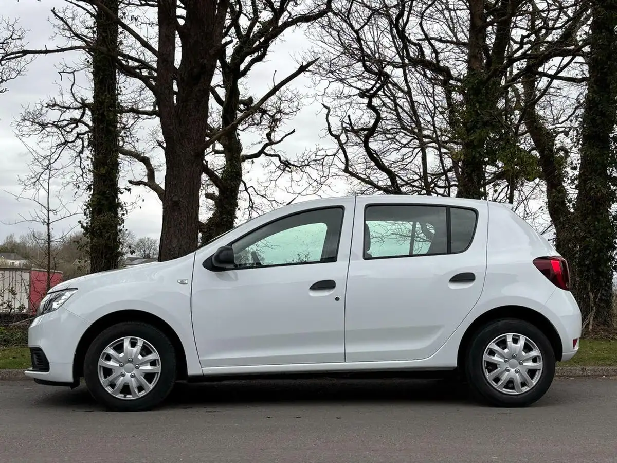 2020-dacia-sandero-10-tce-essential-big-3
