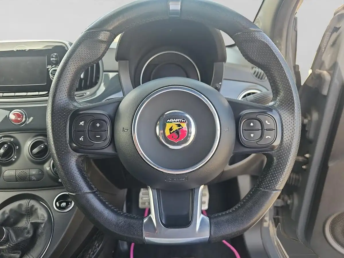 2017-abarth-595-14-tjet-big-8