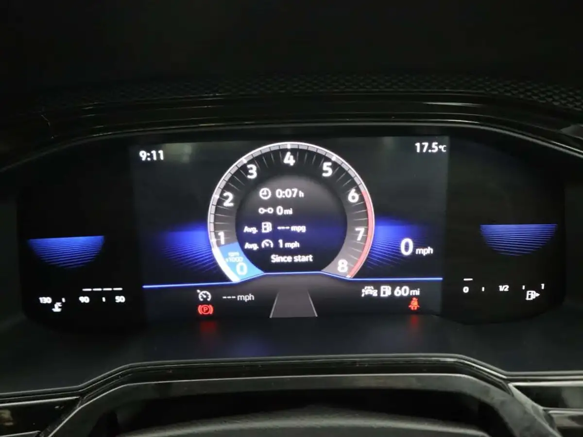 2022-volkswagen-polo-10-life-big-16