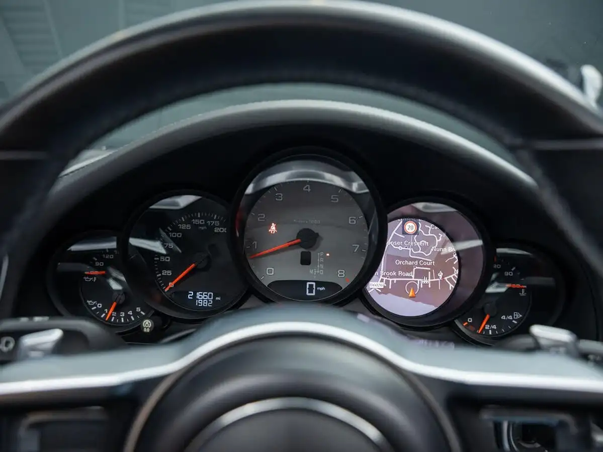 2016-porsche-911-30-carrera-s-cabriolet-pdk-big-22