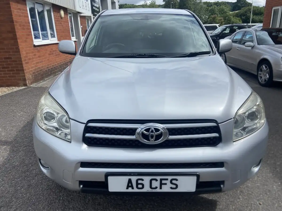 2008-toyota-rav4-20-xt-r-big-10