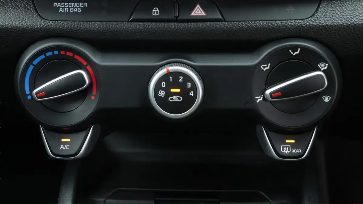 2022-kia-stonic-10-t-gdi-2-big-12