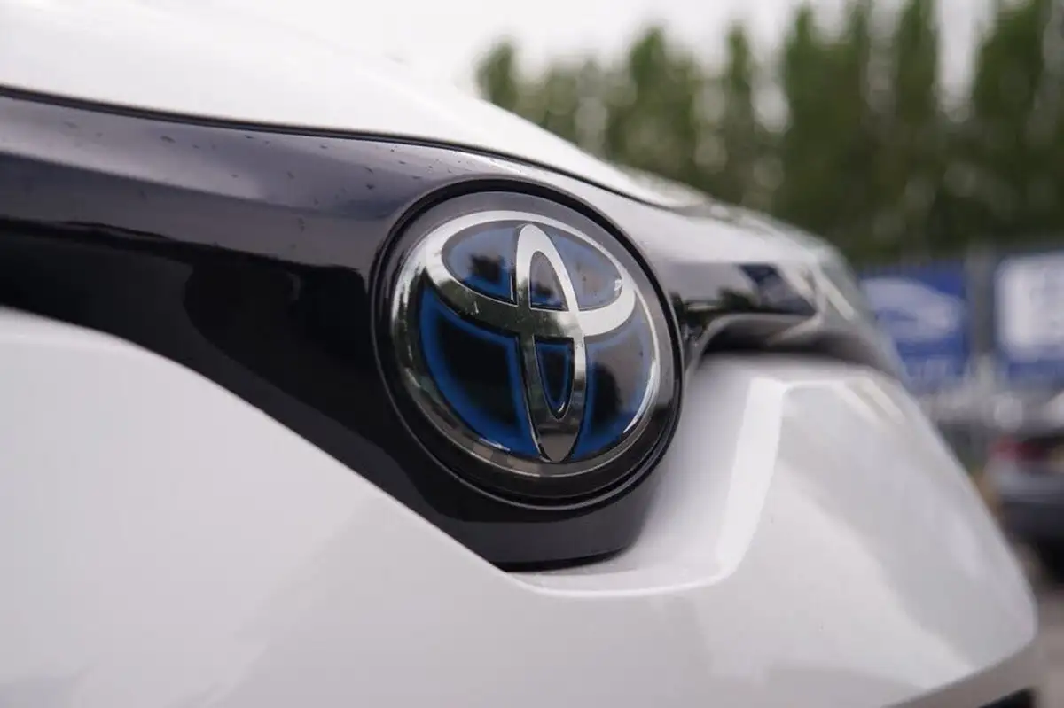 2021-toyota-c-hr-18-vvt-i-design-big-29