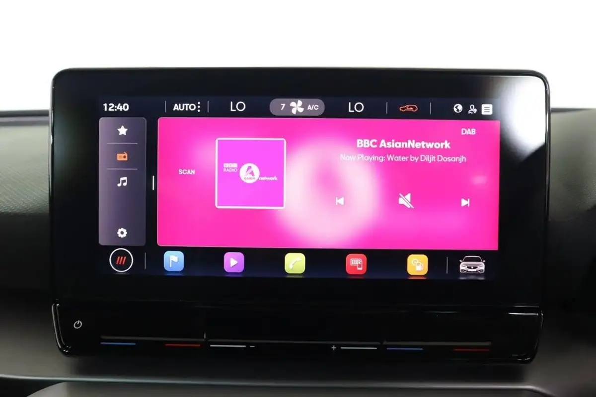 2021-seat-leon-15-etsi-fr-hatchback-big-31