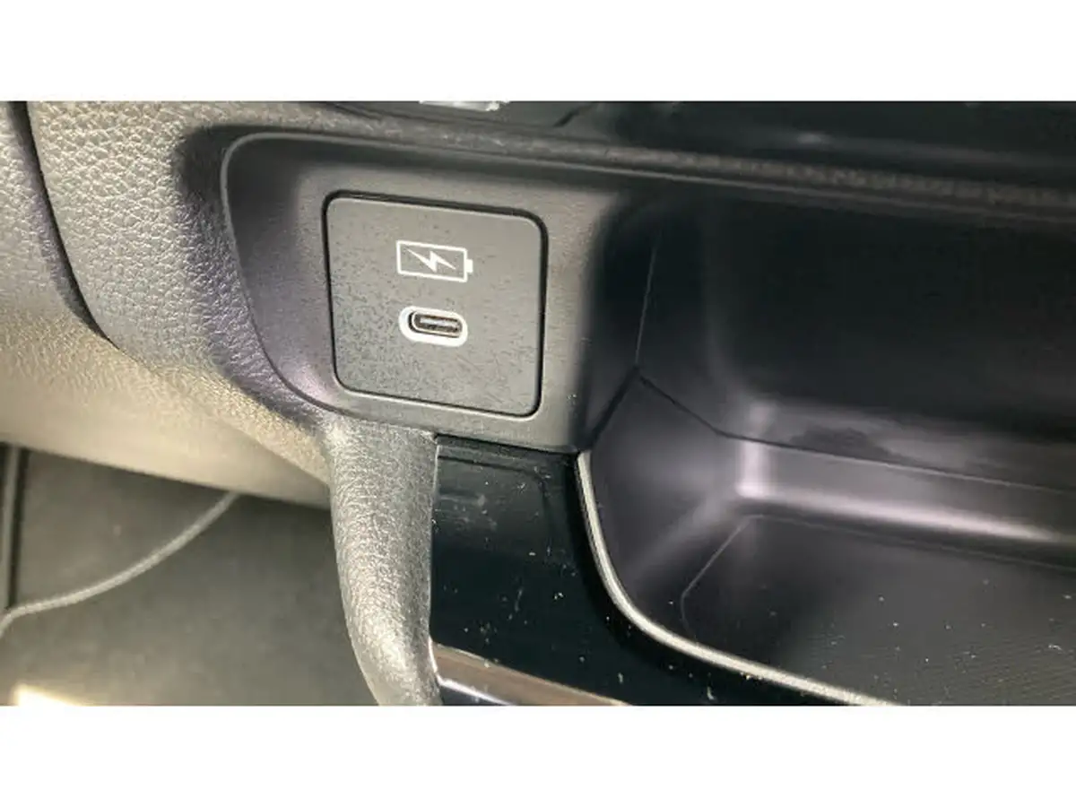 2025-honda-hr-v-15-i-mmd-advance-big-31