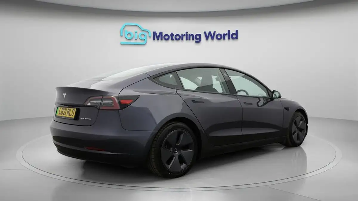 2021-tesla-model-3-e-long-range-4x4-big-7