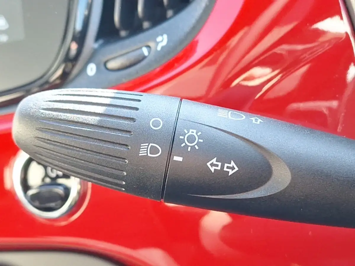 2025-fiat-500-10-big-14