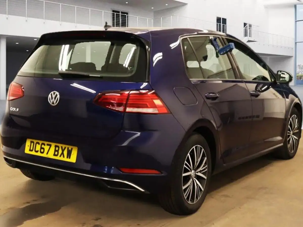 2018-volkswagen-golf-15-tsi-se-nav-130ps-ss-hatchback-5d-big-3