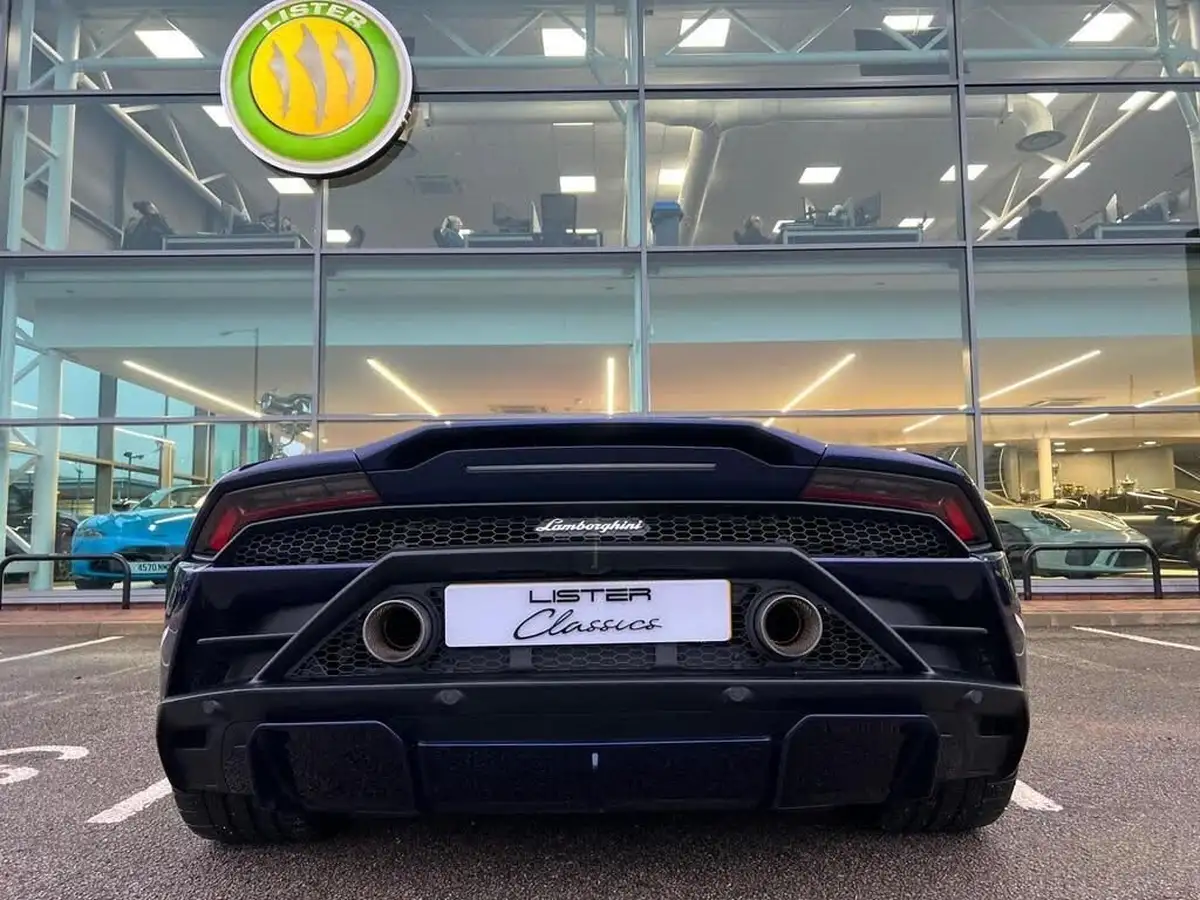 2021-lamborghini-huracan-big-12