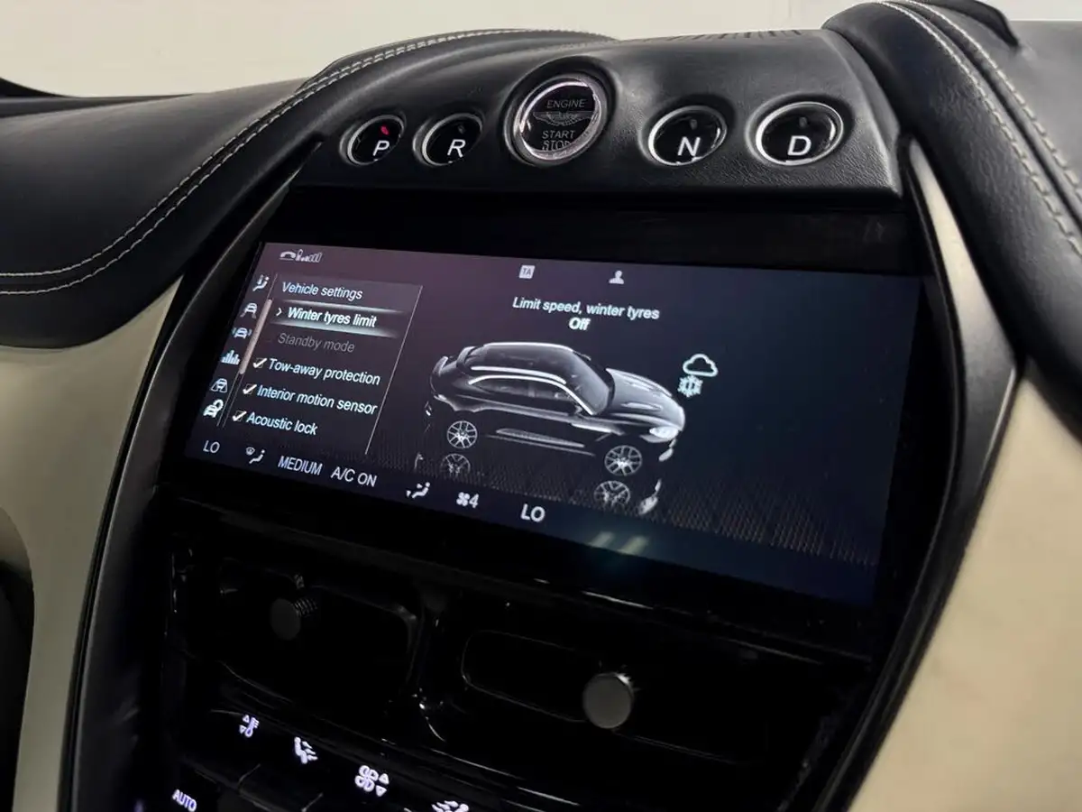 2021-aston-martin-dbx-40-v8-big-60