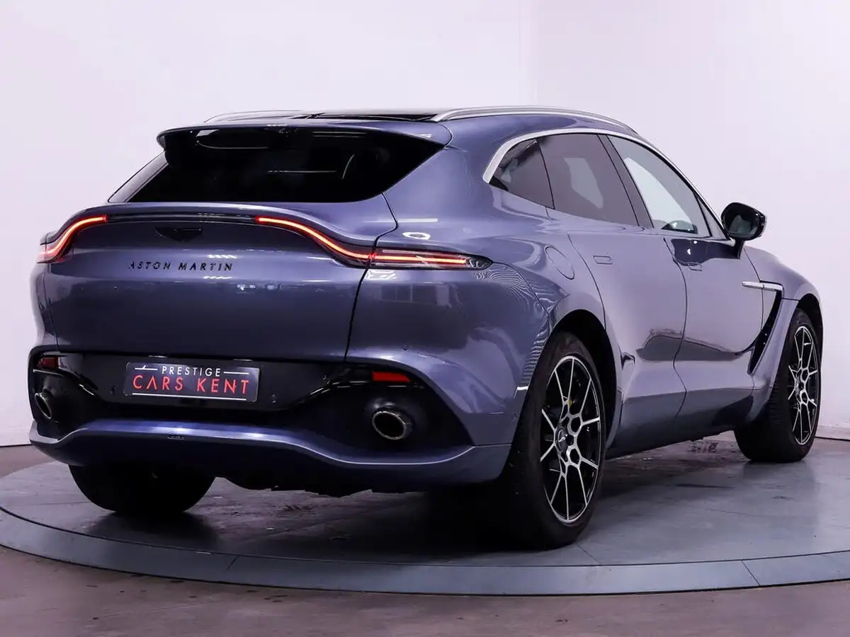2021-aston-martin-dbx-40-v8-big-8