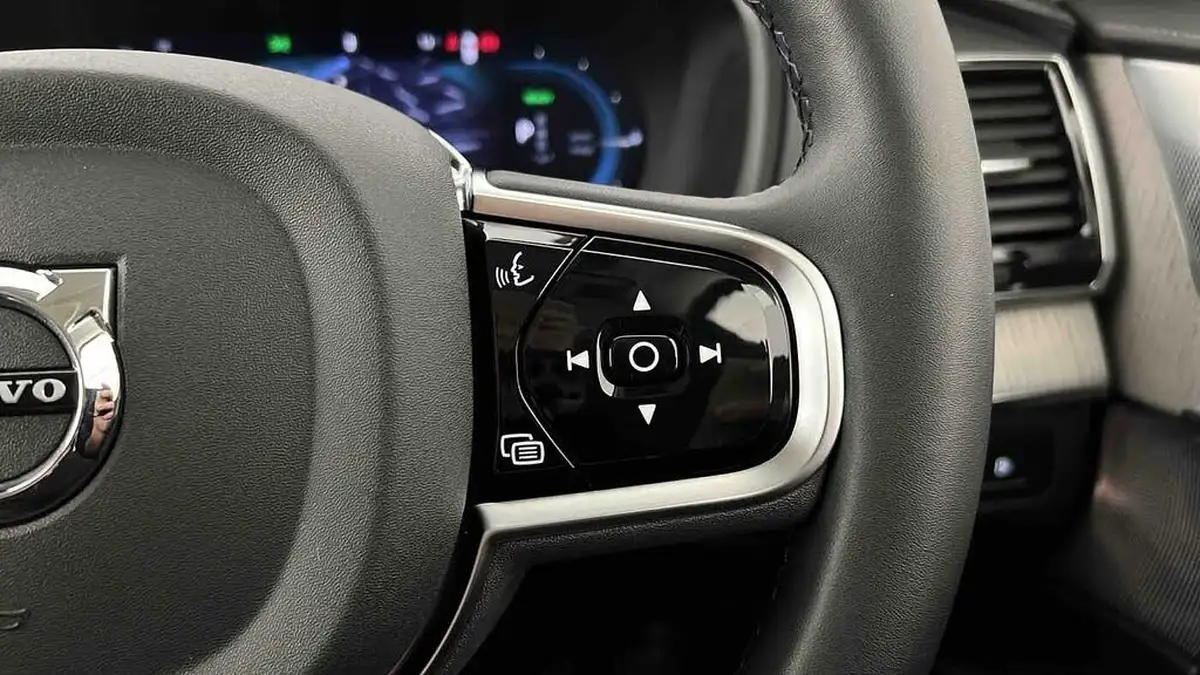 2024-volvo-xc90-20-t8-ultimate-dark-big-18