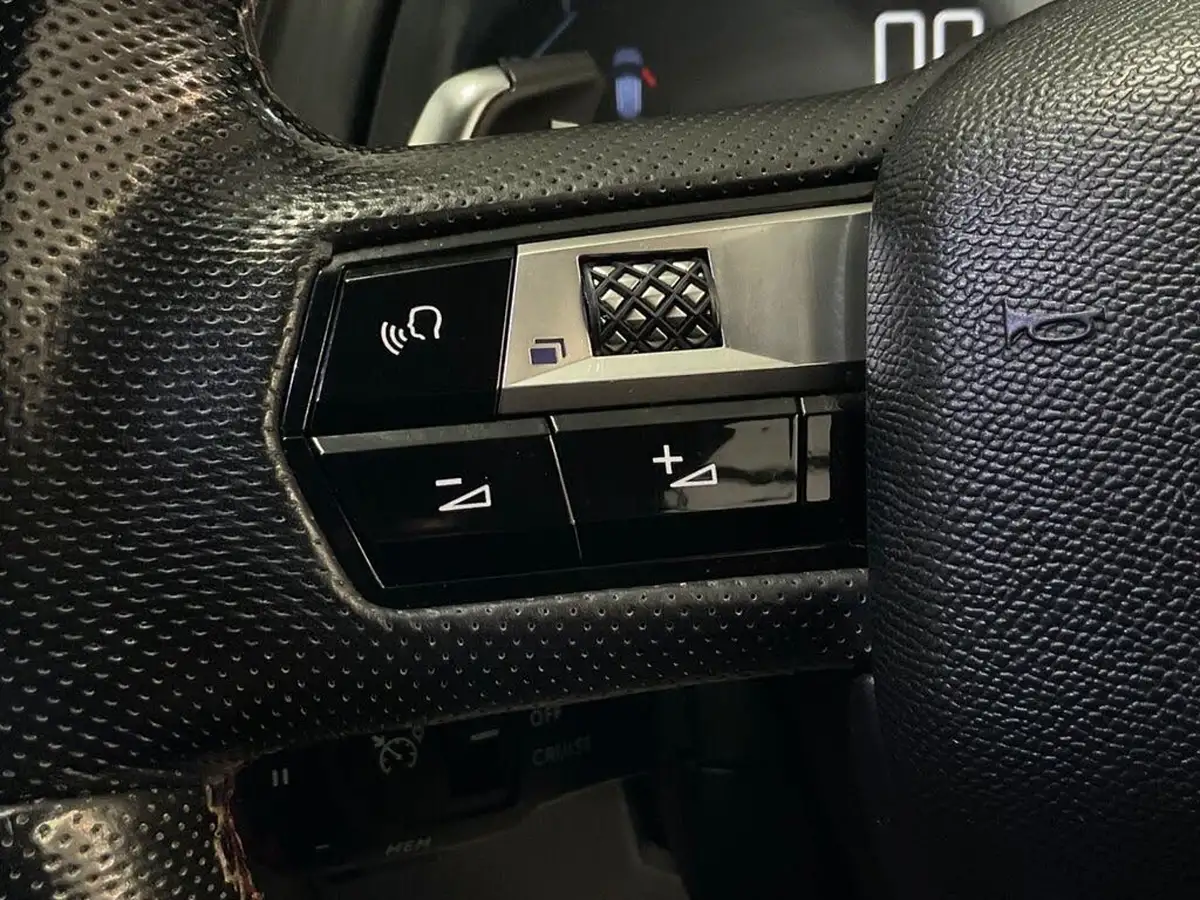 2019-ds-ds-7-crossback-20bluehdi-performance-line-big-36