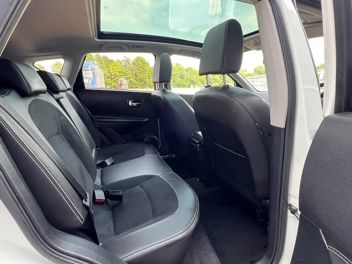 2013-nissan-qashqai-16td-360-big-18