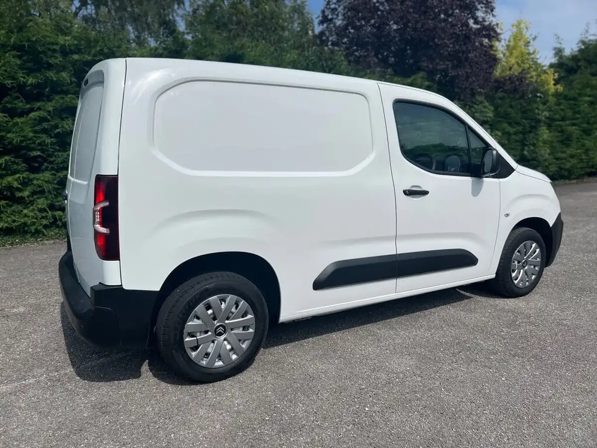 2021-citroen-berlingo-15bluehdi-650-x-panel-big-8