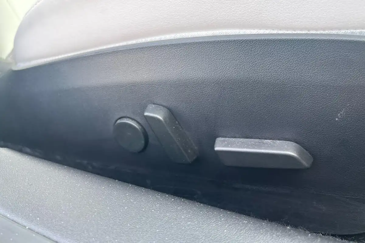 2020-tesla-model-3-e-performance-big-11