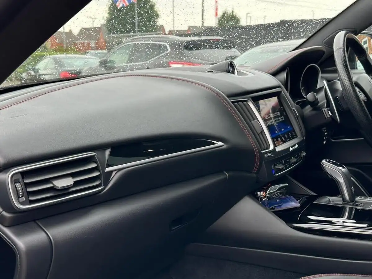 2019-maserati-levante-30-gransport-nerissimo-pack-ss-big-15