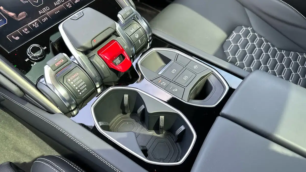 2024-lamborghini-urus-40-no-trim-big-17