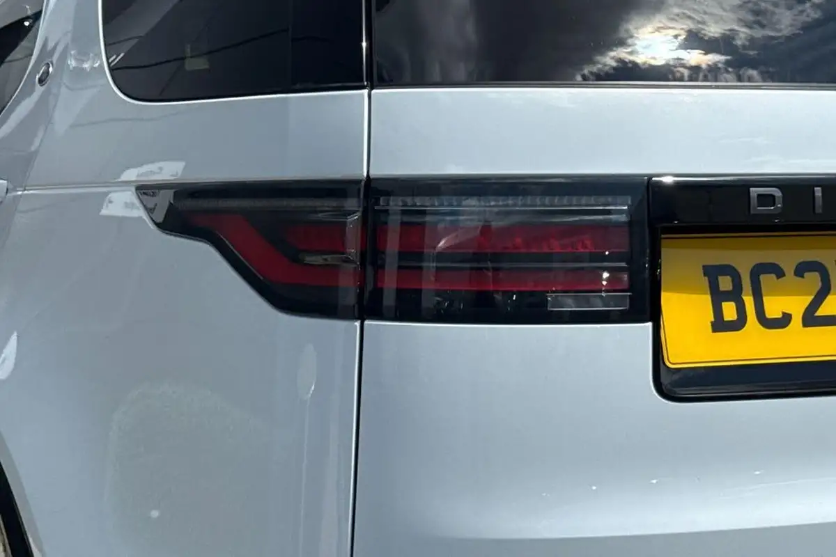 2021-land-rover-discovery-30-d250-r-dynamic-se-250ps-big-54