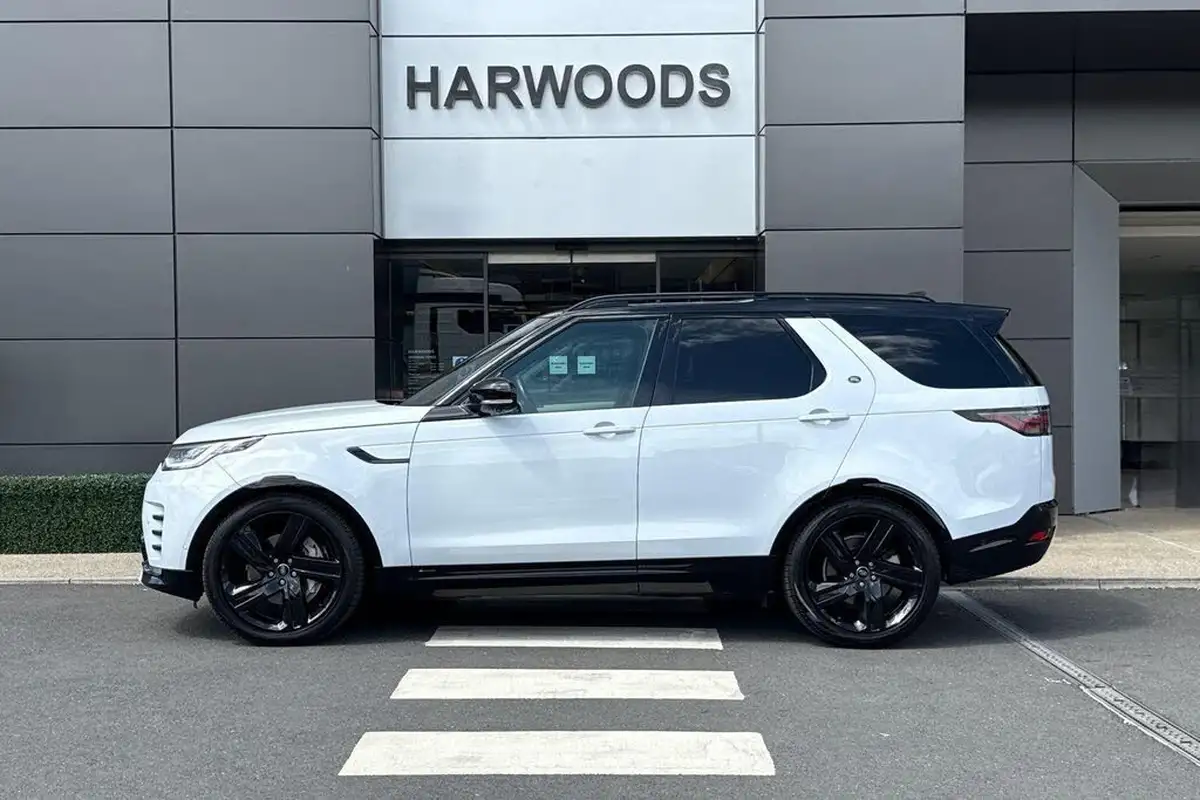 2021-land-rover-discovery-30-d250-r-dynamic-se-250ps-big-30