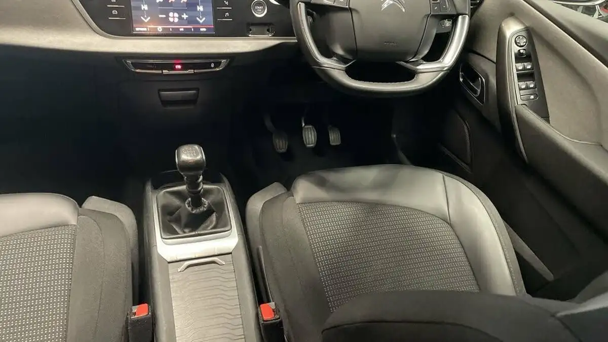 2022-citroen-grand-c4-spacetourer-12-puretech-sense-eat8-big-14
