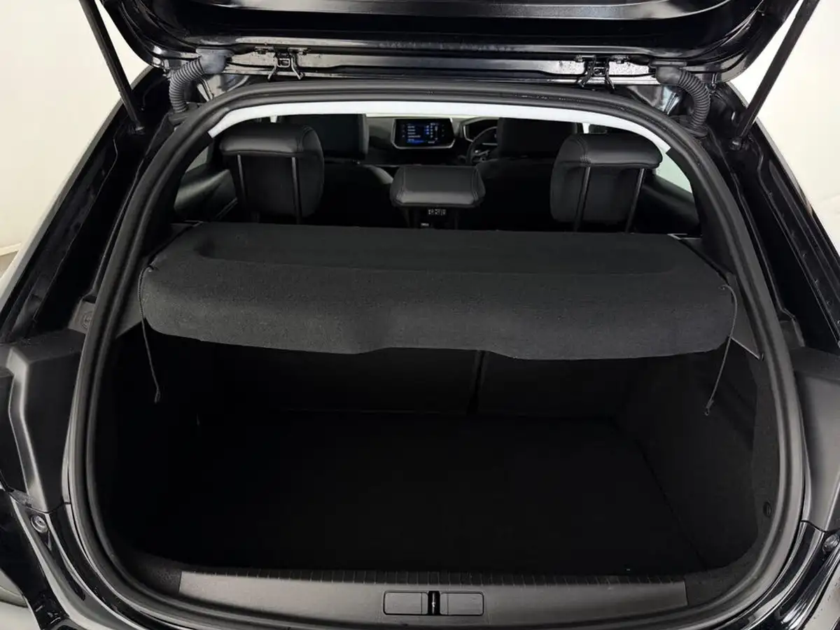2023-peugeot-208-12-puretech-allure-premium-130ps-eat8-big-11