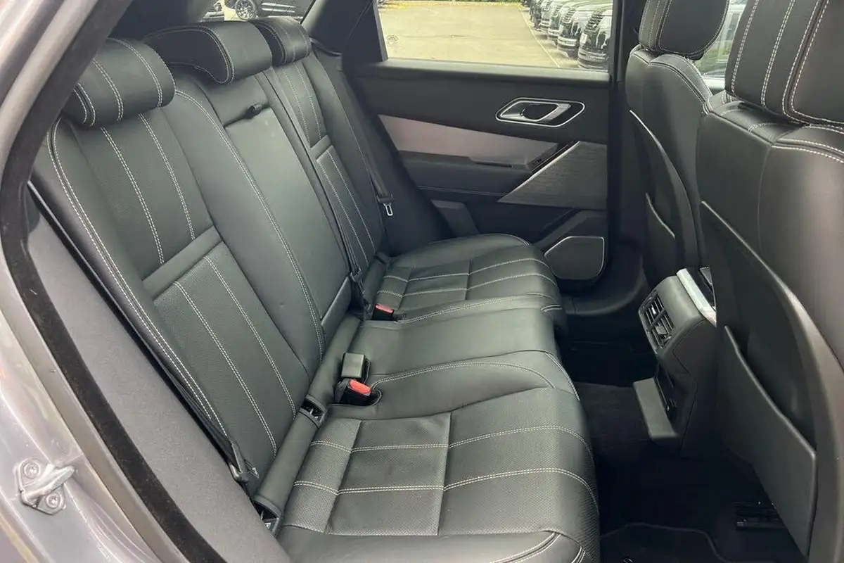 2021-land-rover-range-rover-velar-big-37