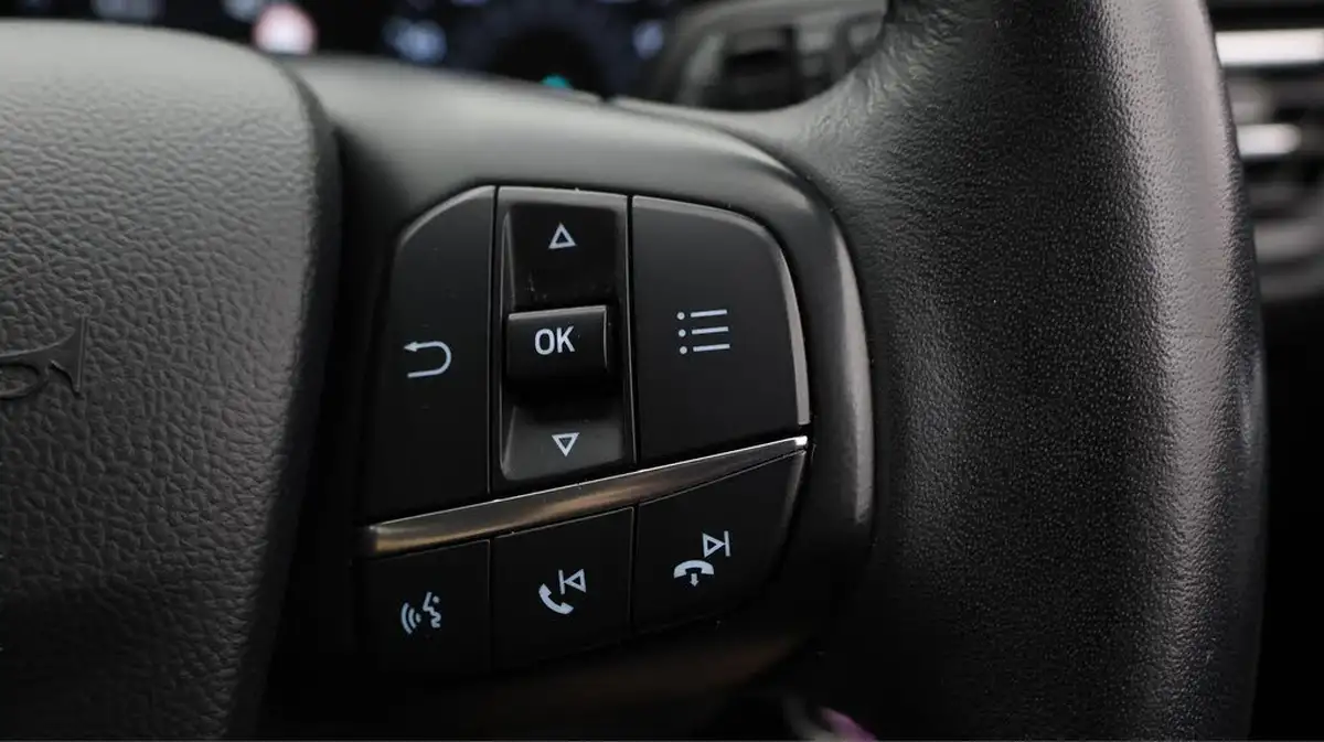 2018-ford-focus-10t-zetec-125ps-hatchback-big-22