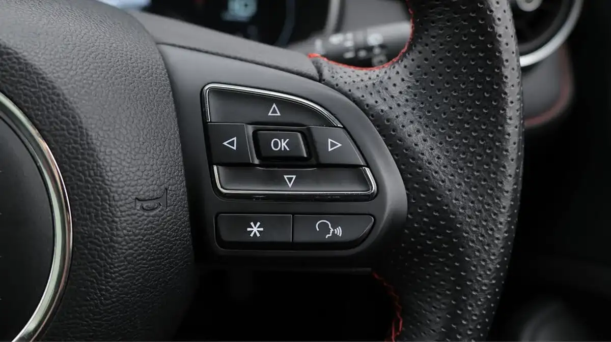 2022-mg-zs-suv-10t-gdi-exclusive-big-25