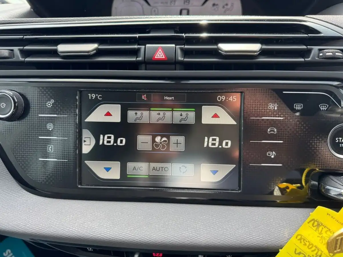 2015-citroen-c4-picasso-16bluehdi-vtr-120ps-big-32