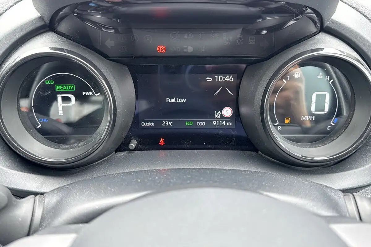 2023-mazda-mazda2-15-select-big-13