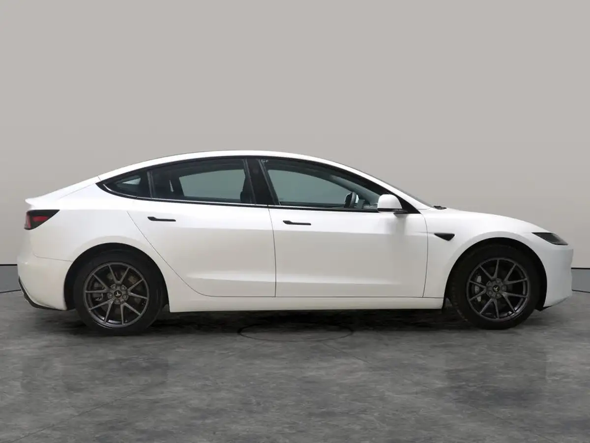 2024-tesla-model-3-e-rwd-big-12