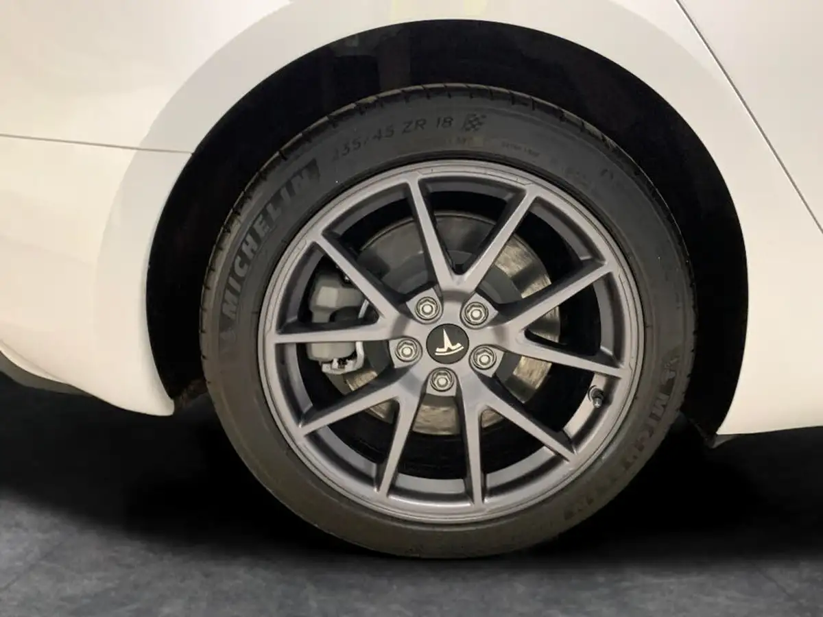 2024-tesla-model-3-e-rwd-big-36