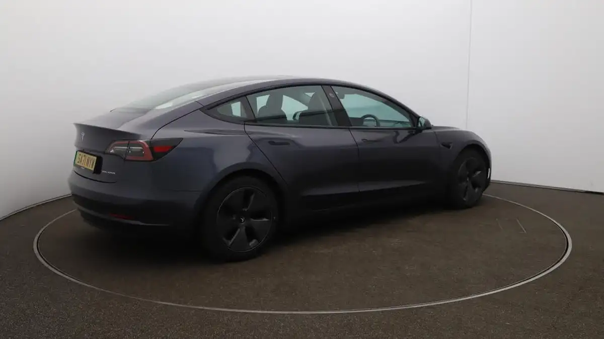 2021-tesla-model-3-e-long-range-awd-big-52