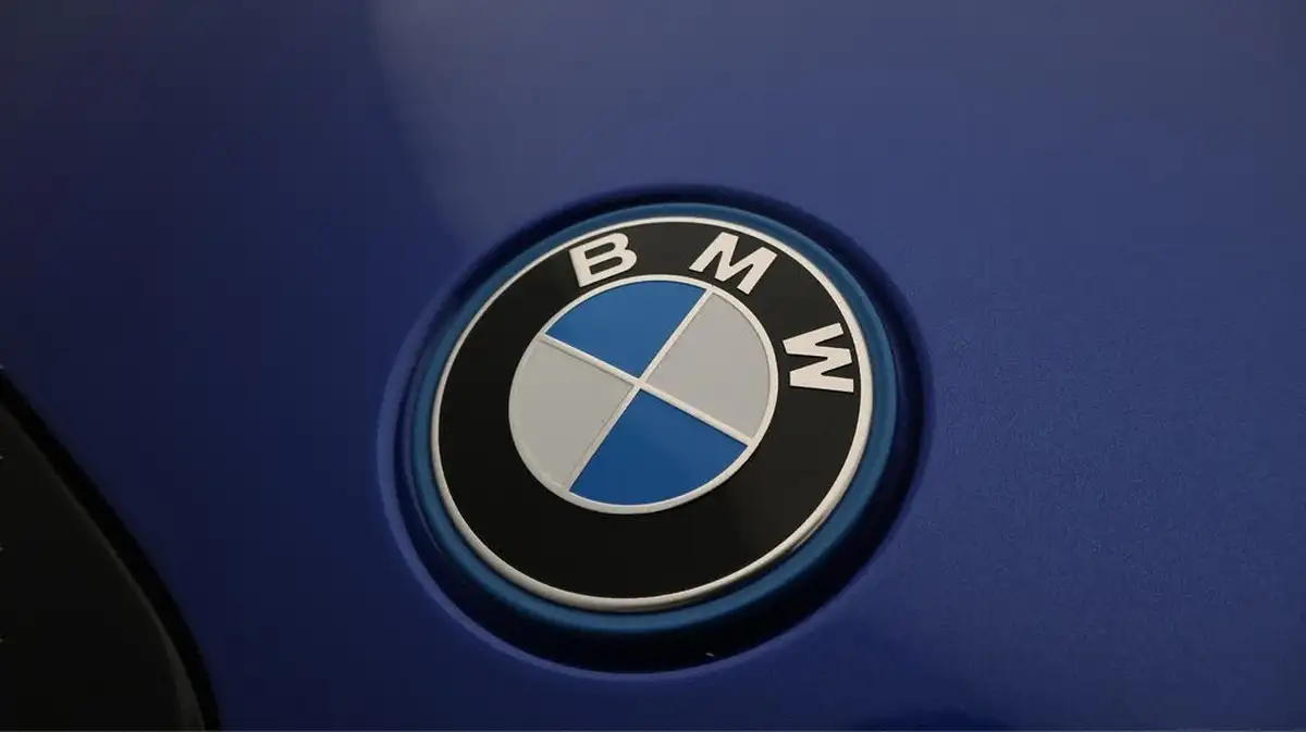 2022-bmw-3-series-20-330e-m-sport-pro-pack-saloon-4d-big-20