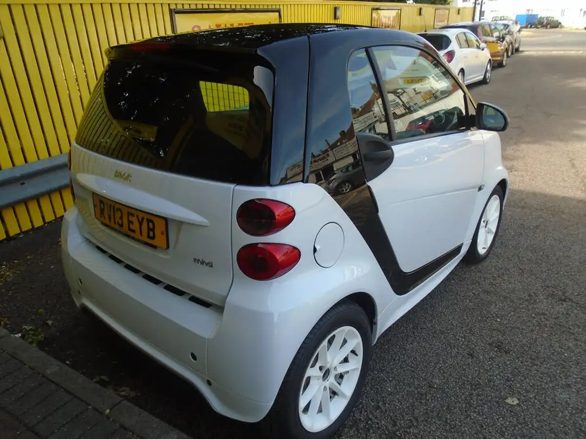 2013-smart-fortwo-10-passion-71bhp-coupe-big-4