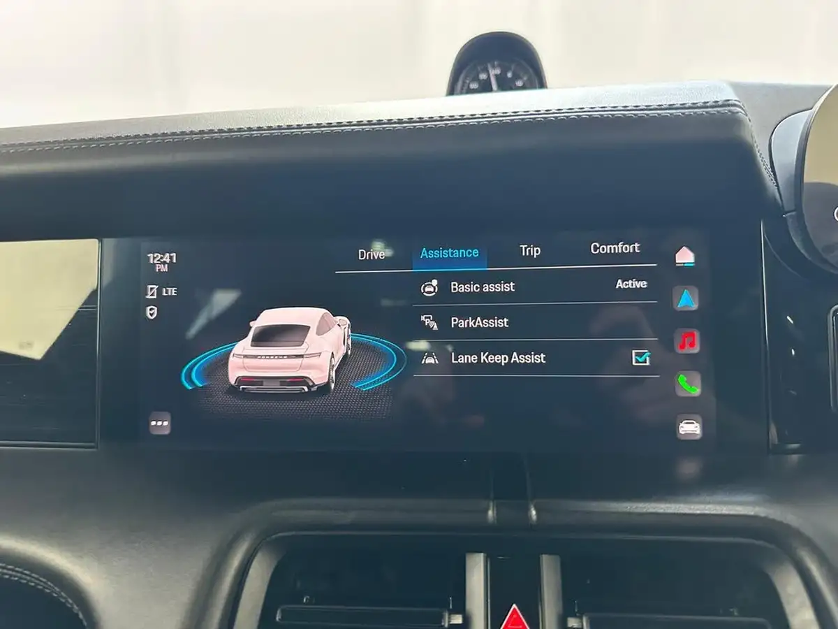 2021-porsche-taycan-e-base-476ps-performance-battery-plus-big-48