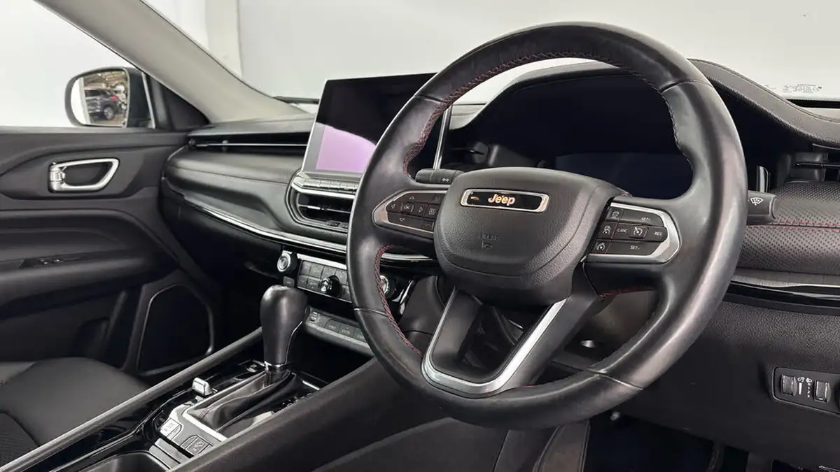 2022-jeep-compass-13-gse-trailhawk-big-8
