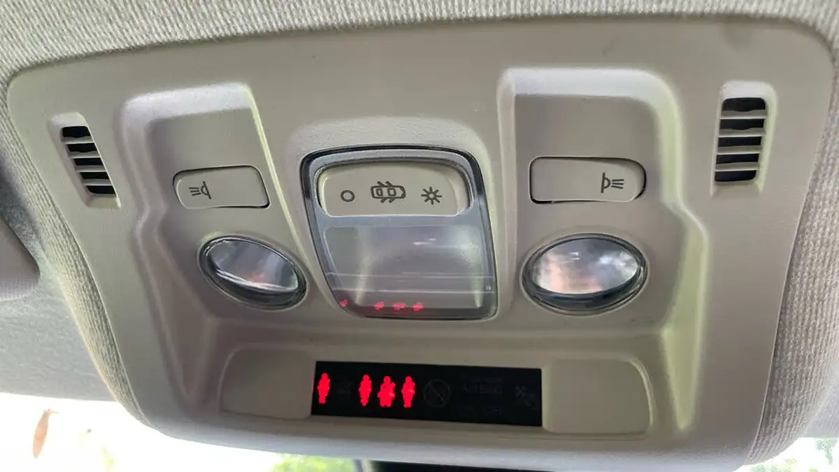 2023-citroen-c3-12-puretech-c-series-edition-110ps-ss-eat6-big-38