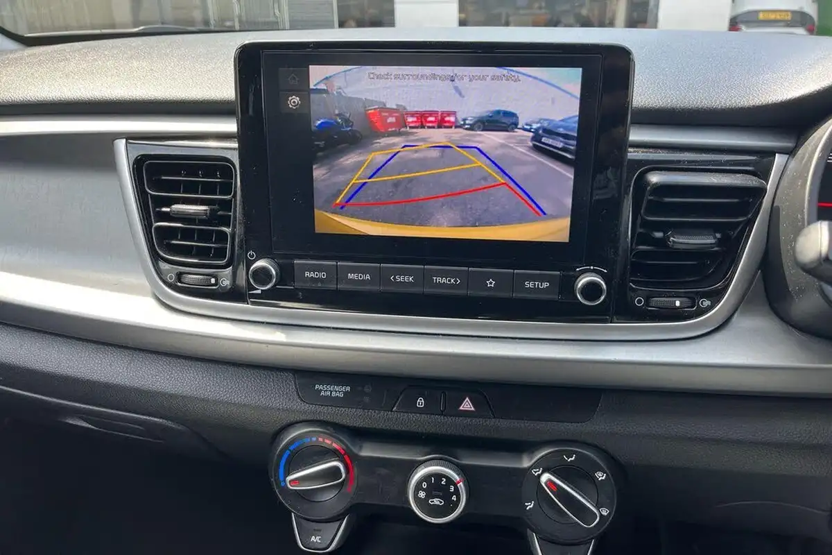 2023-kia-rio-10-t-gdi-2-big-14