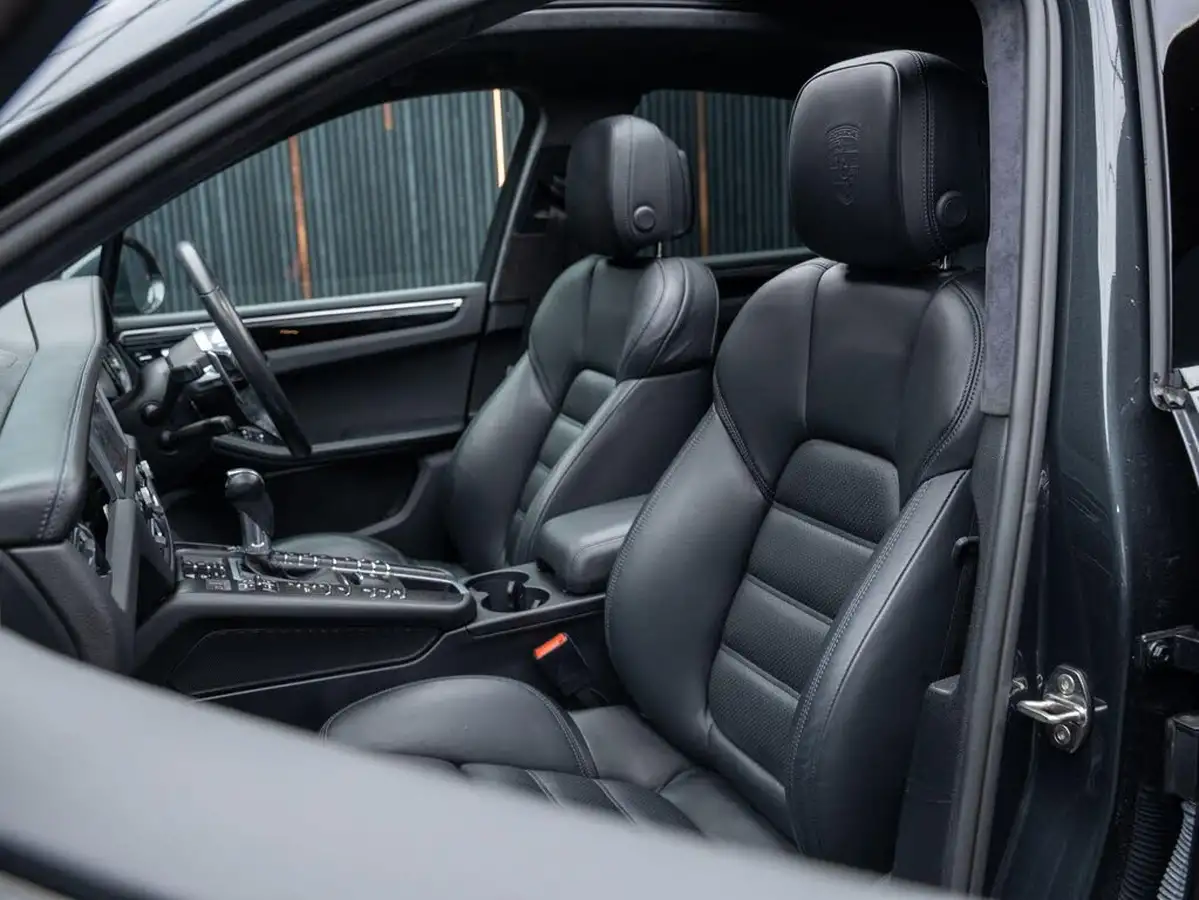 2020-porsche-macan-29-v6-turbo-big-41