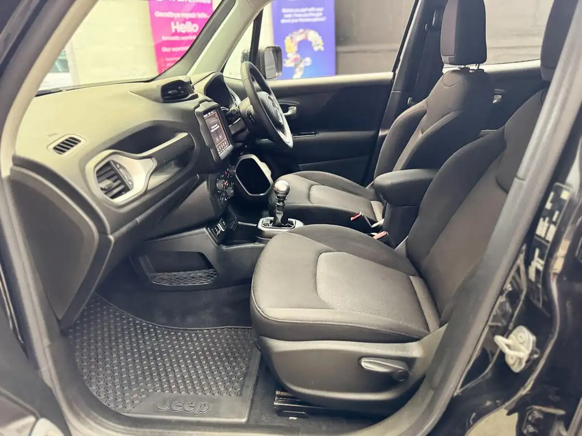 2018-jeep-renegade-10-gse-longitude-big-32