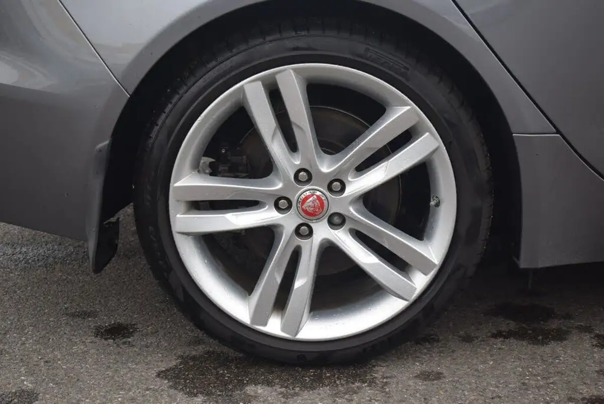 2019-jaguar-xe-20i-se-250ps-big-19