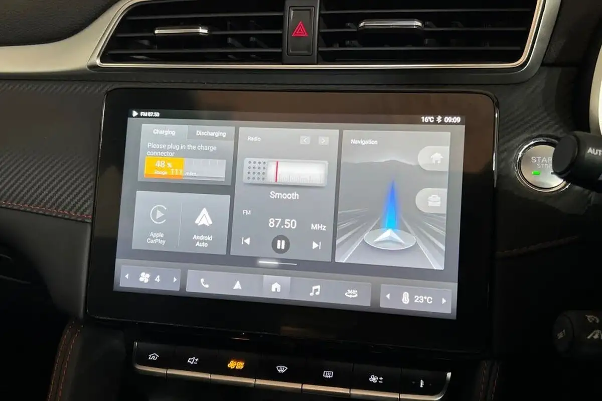 2022-mg-zs-suv-e-trophy-ev-156ps-long-range-big-18